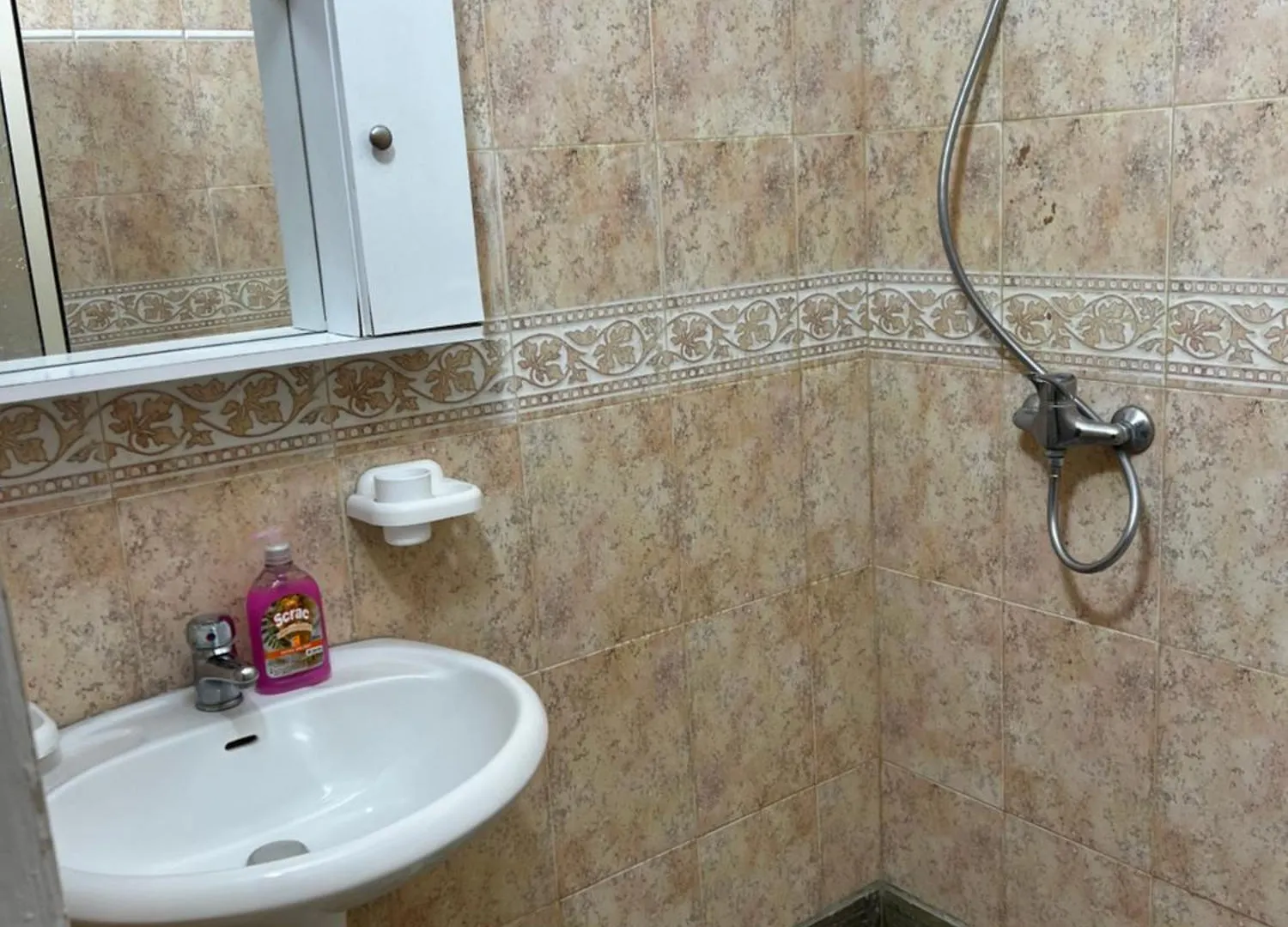 Apartment 106 ドゥラス